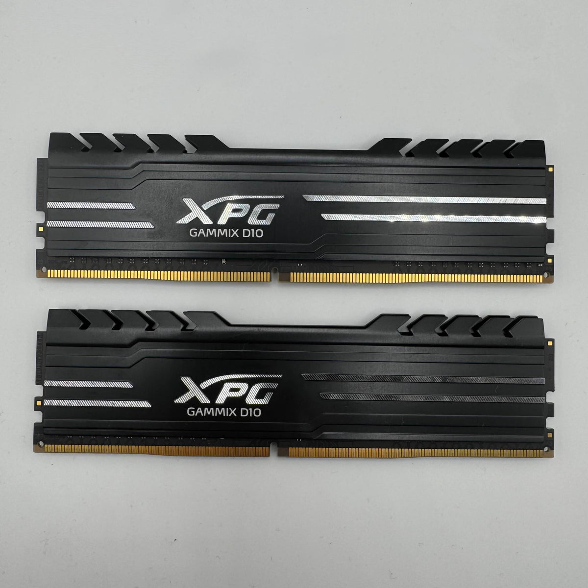 XPG GAMMIX D10 16GB (2x8GB) RAM DDR4 3000MHz AX4U300038G16A-BB10