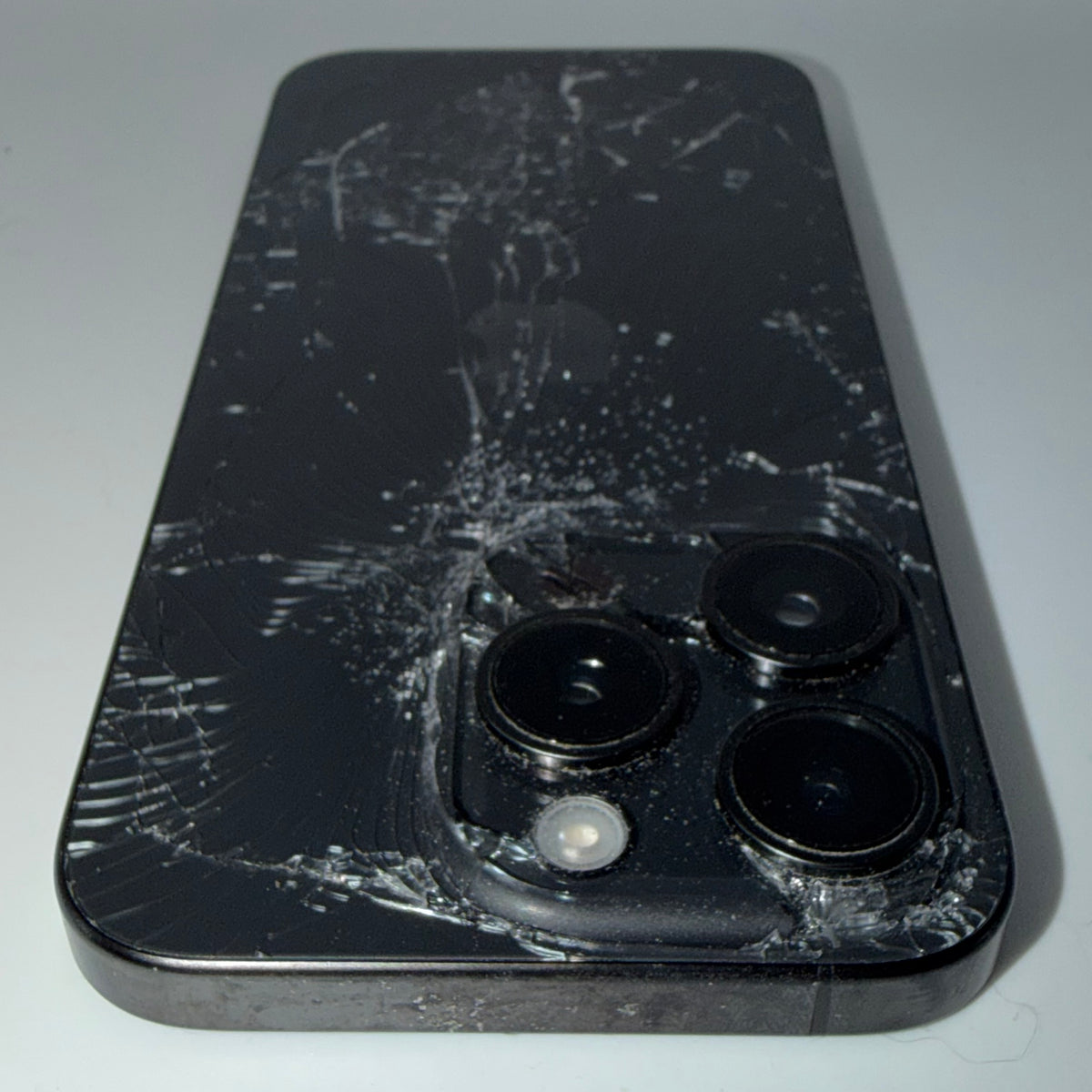 Broken Unlocked iPhone 15 Pro 256GB MTQR3LL/A READ